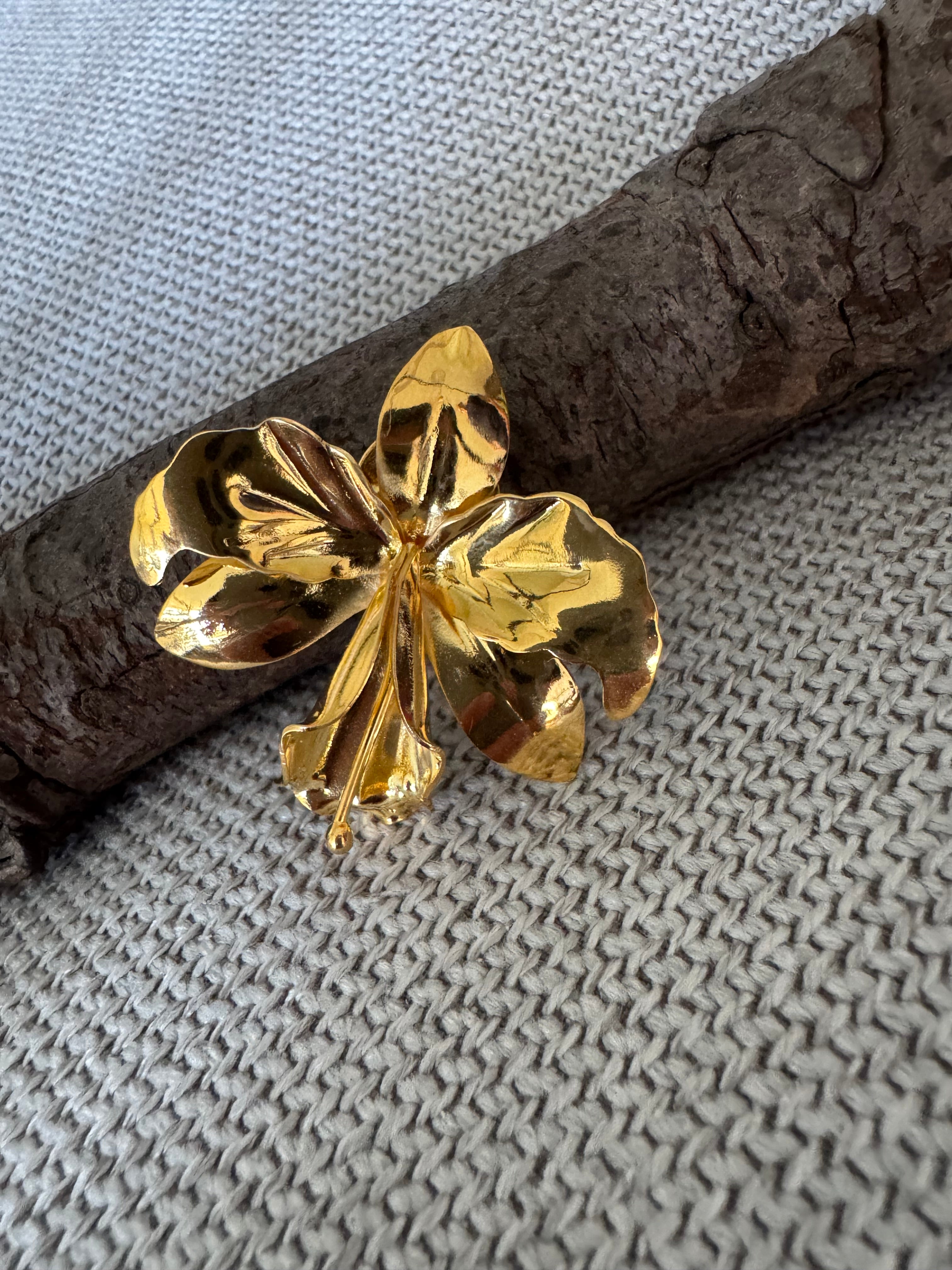 CATTLEYA BROOCH