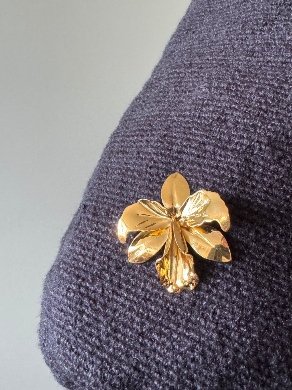CATTLEYA BROOCH